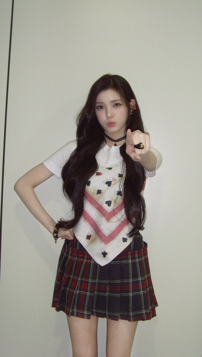 gotcha!! 👉✨ i’m the dealer today, and i’m choosing you! do you like my card-themed look? it's giving major main character energy, don't you think? 🃏🎀