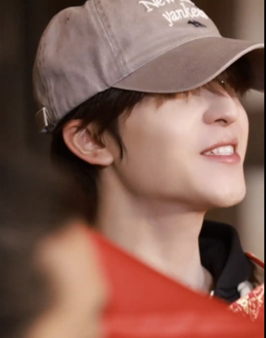 ppppukpui's tweet image. #แพทริค @patrick_pppat
พอเห็นแววตานี้แล้ว ก็รีบแคปไว้ ออกตัวก่อนว่า ส่วนตัวไม่มีปัญหากับบิล ตั้งแต่ตามน้องมา พอจะรู้ว่าน้องชอบอะไร คนที่หลงใหลในฟิล์ม+การแสดง มักสนุกกับการพัฒนาตัวละคร บิลสูงช่วยให้น้องยังมีพื้นที่ ได้ขยายทำสิ่งที่อยากทำ แต่ส่วนตัว อยากแสดงบทอะไรก็แล้วแต่แพทเลย🎉