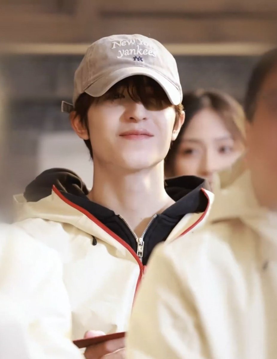 ppppukpui's tweet image. #แพทริค @patrick_pppat
พอเห็นแววตานี้แล้ว ก็รีบแคปไว้ ออกตัวก่อนว่า ส่วนตัวไม่มีปัญหากับบิล ตั้งแต่ตามน้องมา พอจะรู้ว่าน้องชอบอะไร คนที่หลงใหลในฟิล์ม+การแสดง มักสนุกกับการพัฒนาตัวละคร บิลสูงช่วยให้น้องยังมีพื้นที่ ได้ขยายทำสิ่งที่อยากทำ แต่ส่วนตัว อยากแสดงบทอะไรก็แล้วแต่แพทเลย🎉