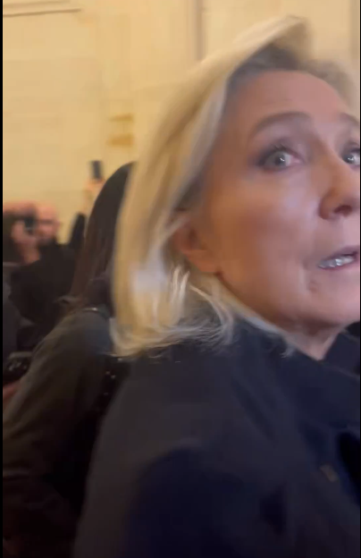 <a href="/Ilangabet/">Ilan Gabet</a> <a href="/MLP_officiel/">Marine Le Pen</a> 😭