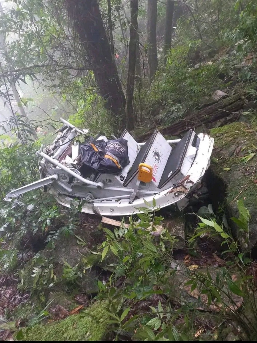 txttransportasi's tweet image. Txttransportasi mengucapkan turut berbelasungkawa atas musibah yang terjadi pada pesawat ATR 42-500 yang dioperasikan Indonesia Air Transport 🥀

Dilaporkan pesawat rute Yogyakarta - Makassar tersebut hilang kontak di Maros, Sulawesi Selatan pada hari Sabtu lalu pukul 13:17 WITA…