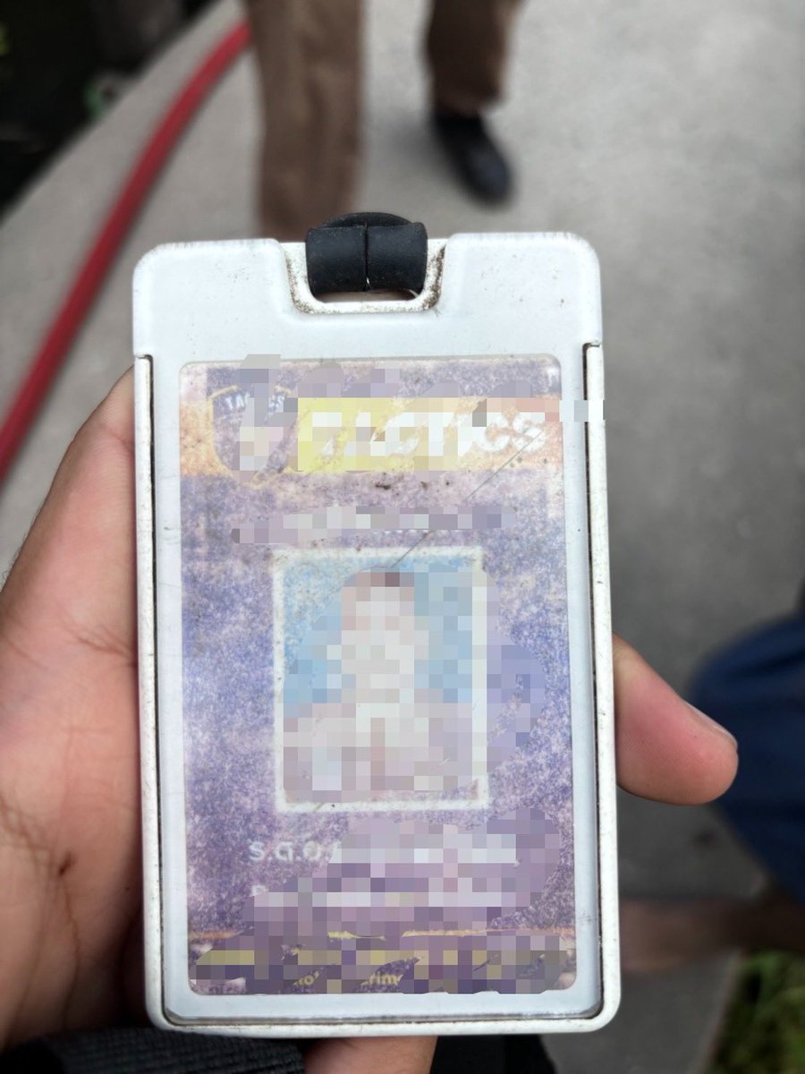 Yesterday, while patrol officers from Prawet Police Station were conducting routine checks in a community along the motorway frontage road, they encountered a homeless man with disheveled hair, shirtless. 

They stopped to search him and asked his name.

To their surprise, they