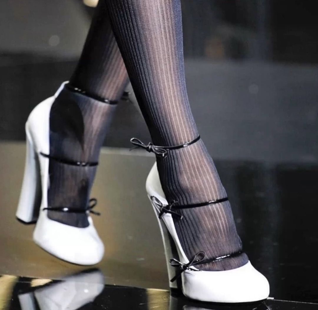 aesttics's tweet image. louis vuitton by marc jacobs 'fetish pumps' fw11
