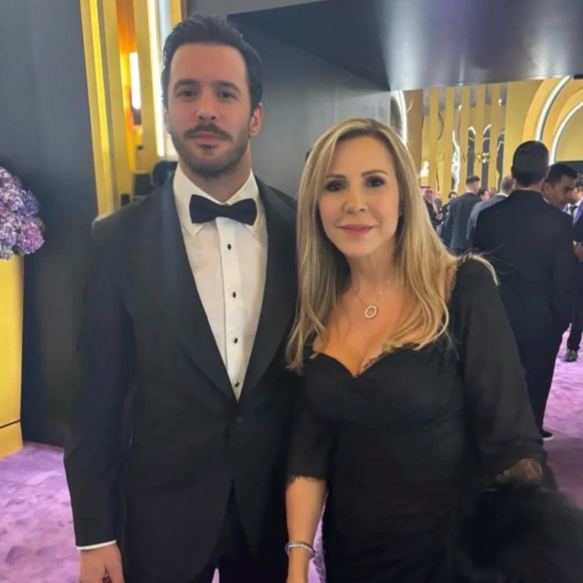 BarisArducWorld's tweet image. 📸 Barış Arduç Riyad Joy Awards ödül gecesinde sevenleriyle bol bol fotoğraf çekildi

#BarışArduç x #JoyAwards