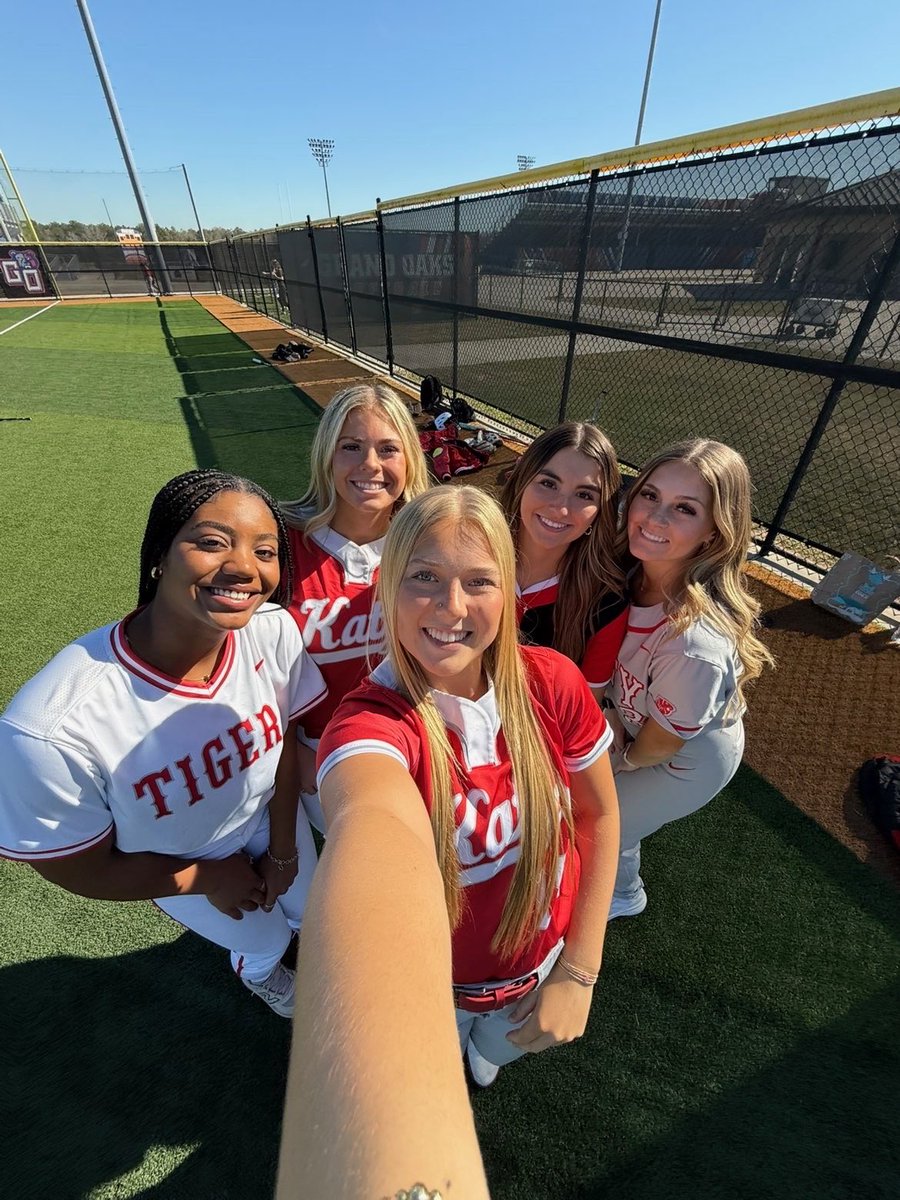 Official Katy Softball tweet media
