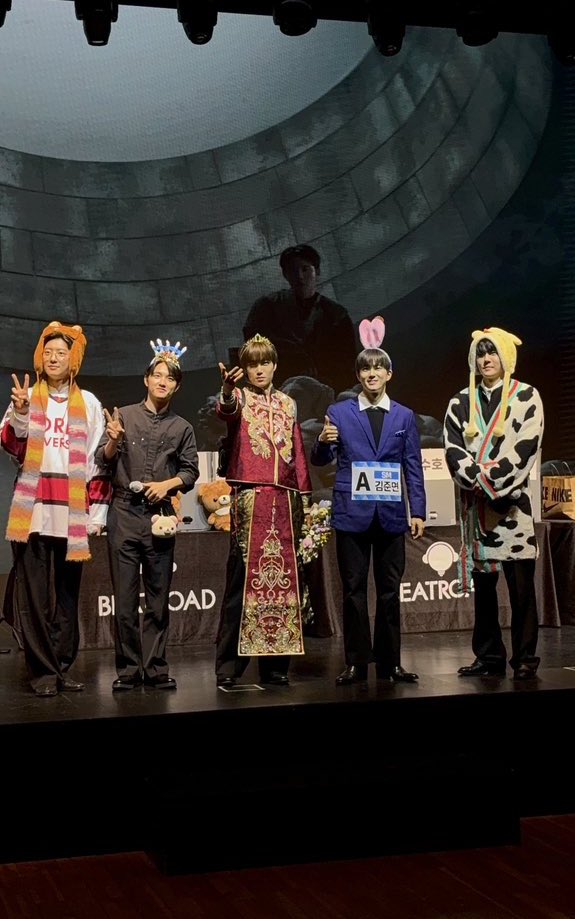 tcnlu_'s tweet image. เอ็กโซมันหล่อได้หนึ่งวันถ้วน ล่าสุดเป็นแก๊งติ๊งกะต๊อง