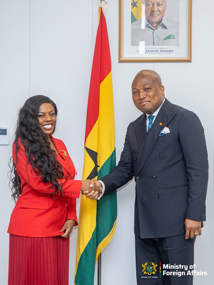 S_OkudzetoAblak's tweet image. Thank you for the visit @thenanaaba 

You can count on the support of the Foreign Ministry as you take Women of Valour across the world and promote our famed Ghanaian ingenuity.