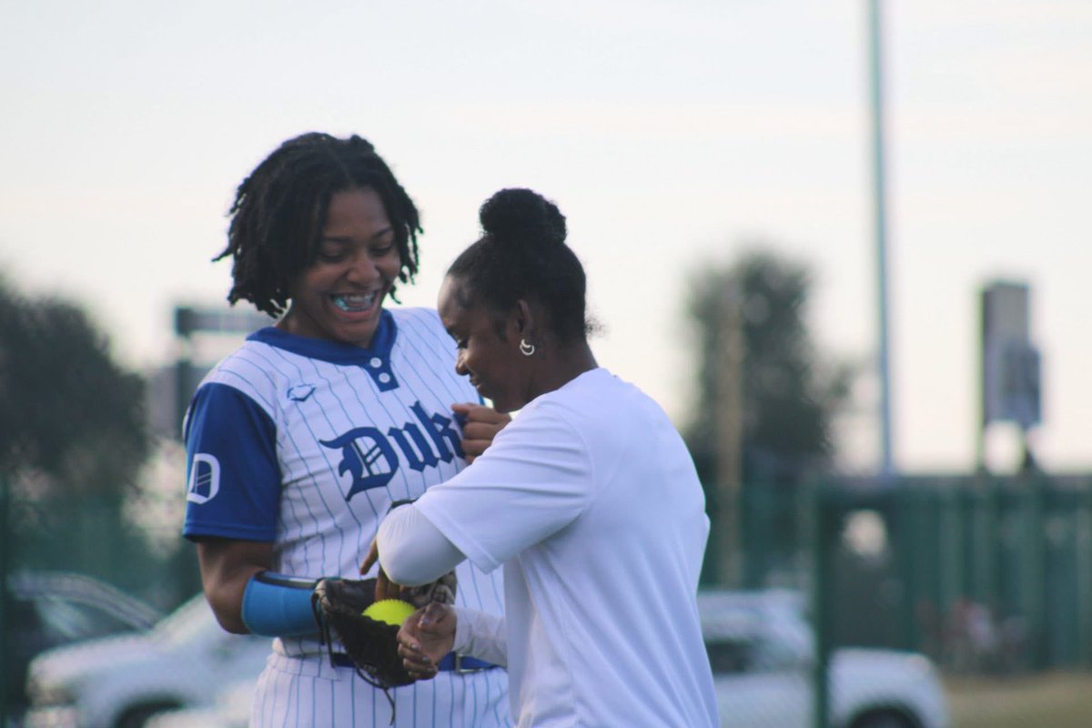 Lady Dukes Mayfield tweet media