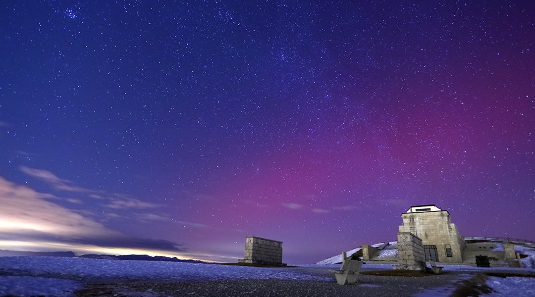 ClementinaSasso's tweet photo. More aurora from Italy
Aurora Boreale del 19 gennaio 2026 dal Sacrario Monte Grappa - Marco Felline https://t.co/2SyFKPvfeX
