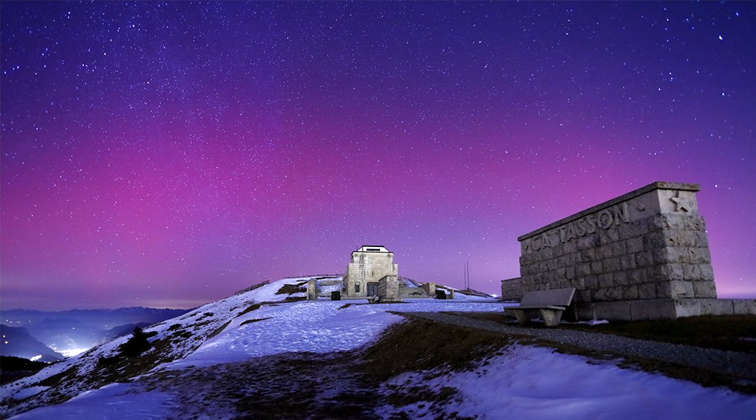 ClementinaSasso's tweet photo. More aurora from Italy
Aurora Boreale del 19 gennaio 2026 dal Sacrario Monte Grappa - Marco Felline https://t.co/2SyFKPvfeX