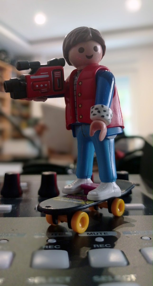 🕰️ Este es el día en que grabamos nuestro especial de Regreso al Futuro.

Cuéntanoslo en comentarios: ¿qué habrías dicho tú si hubieras estado grabando con nosotros?

#RegresoAlFuturo #VolverAlFuturo #Años80 #CineDeCulto #ViajesEnElTiempo #Nostalgia #Frikilosofía