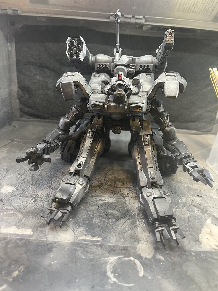 kazz2501's tweet photo. 昨日のガンヘッドを立たせてみて、ついでにウォッシング？フィルタリング？しました。
オイル運河を渡河したイメージ。
そう言えばこういうのはあまりやった事が無かったな… https://t.co/QZKPwP9KnZ