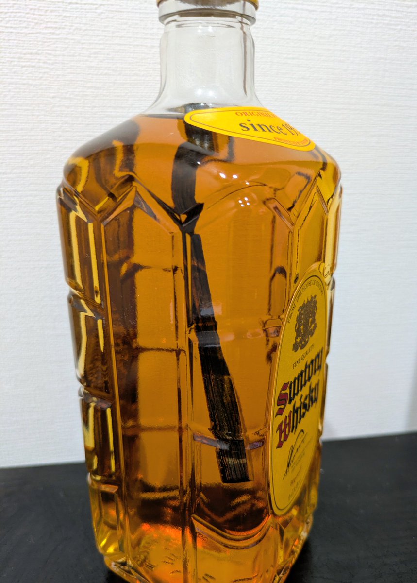 Amazonで「樽フレーバー」なるものを買ってみました

ウイスキーのボトルにスティック（木の棒）を入れるだけで、手軽に樽熟成したような風味を楽しめるアイテムらしいです

どんな味に変化するのか楽しみです♪