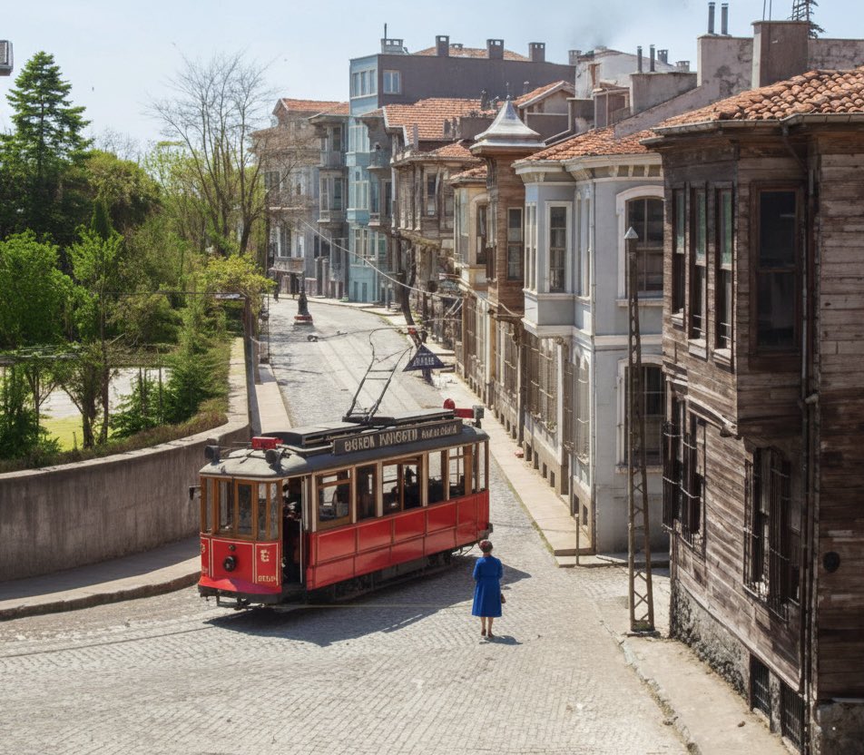 eskidenist66's tweet photo. “Kadıköy~Moda” tramvayı Moda sokaklarında… 1950’ler. https://t.co/RTgfshZB2L