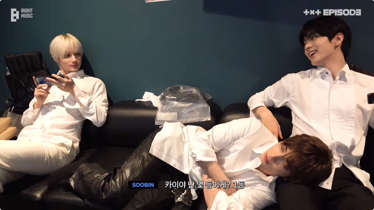 beomterine's tweet image. Homosexuality emanates from this picture