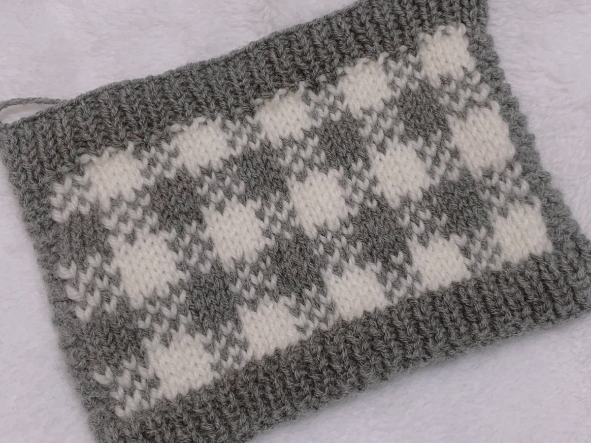 かろやかウールアルパカ 色番106
やわらかウールブレンド 色番1
US4(3.5mm) 28.5目30段