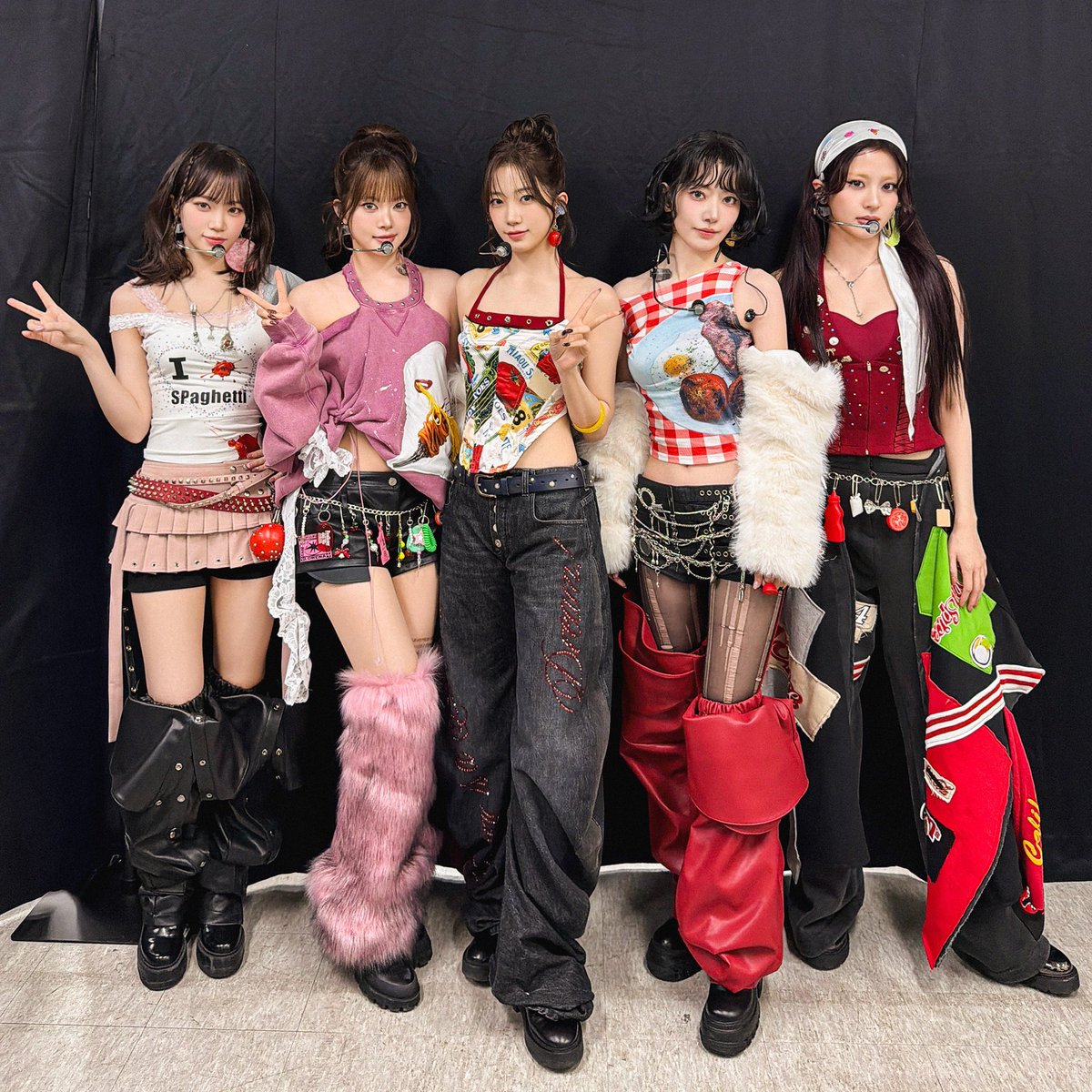 le sserafim spaghetti tokyo offline fan letter event gift — kbs gayo daechukje outfit