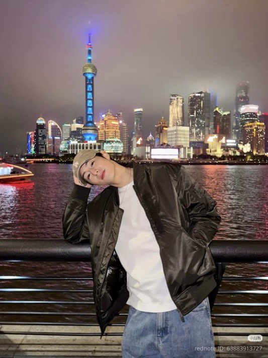 Pop7base's tweet photo. GOT7’s Mark Tuan looks breathtaking in newly shared photos from Shanghai, China. https://t.co/IyJfVN90Rn