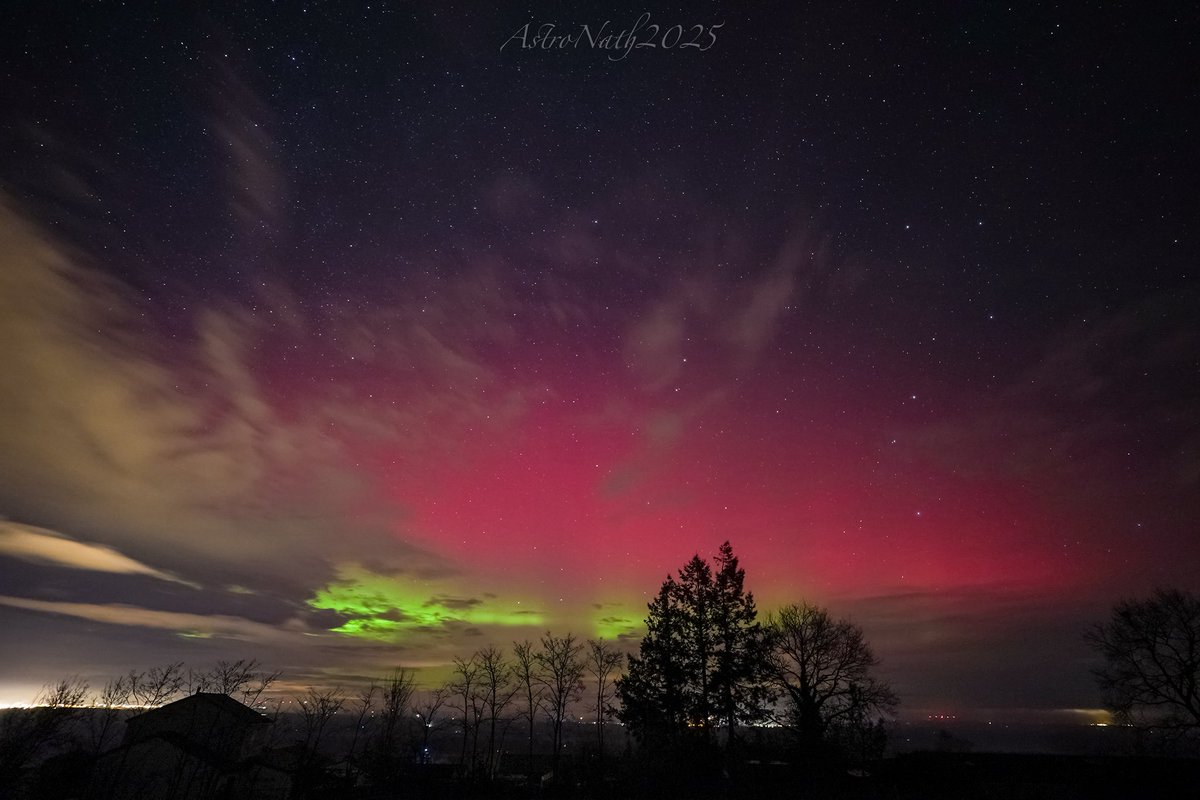 The last night was CRAZY! 🙌🏻🥹 📷

I am disapointed by the clouds (because the wonderful green was hidden) 

But all was eyes naked visible! 👀 ✨ 

#auroresboreales #Auroraborealis #aurores #aurora #starysky #northernlights #astronomy  
<a href="/inherin/">인혜린</a>