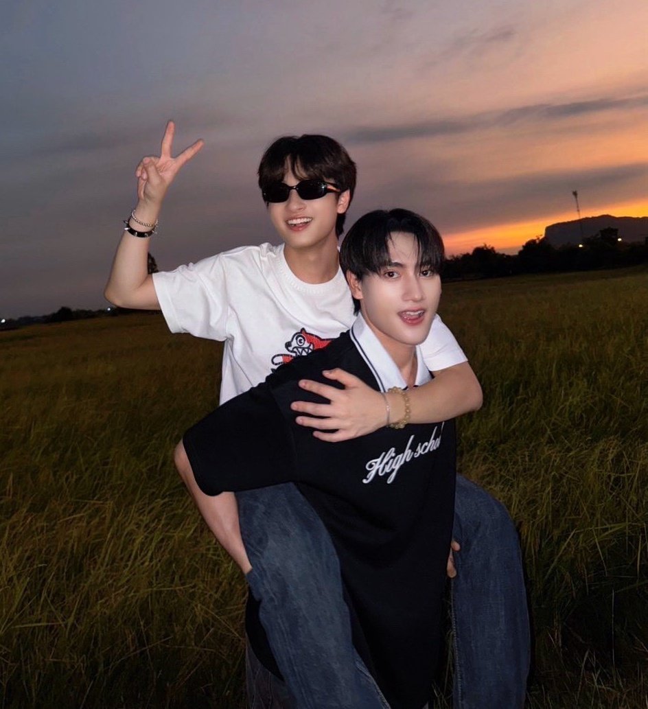 ionnoot's tweet image. WAIT... PUNGWAVE ??? THEY LOOKS TOGETHER THO 🥹

#pungphirunwat ; #waavetnp ; #pungwave