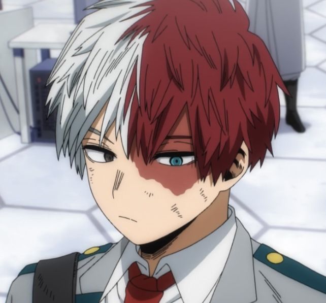 gold. 💥🍰 (@courtmagician) on Twitter photo 