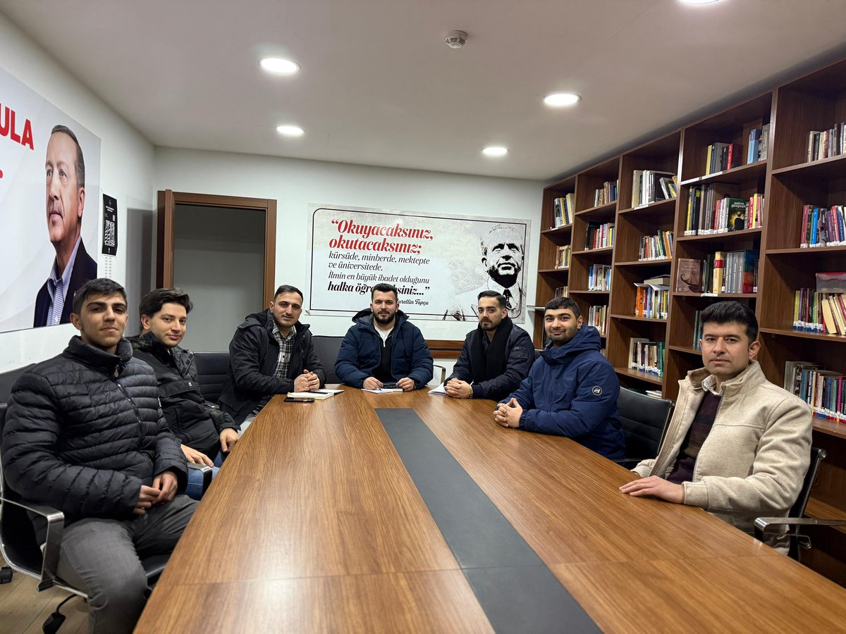 Teşkilatlanma Birimimiz Ömer Faruk Çetinkaya başkanlığında,Başkan Yardımcıları ve Komisyon Üyelerinin katılımıyla haftalık olağan toplantısını gerçekleştirdi.