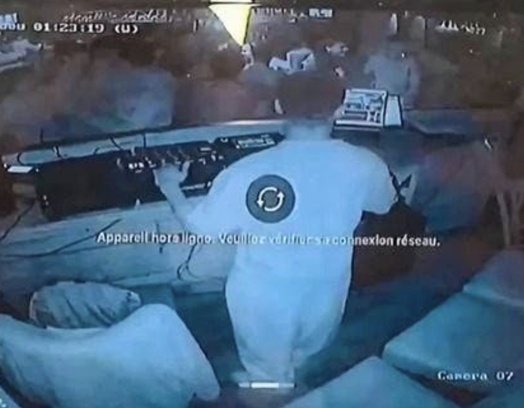 Trump_Fact_News's tweet image. 🚨🇨🇭 ALERTE INFO : SCANDALE ABSOLU À CRANS-MONTANA, la vérité éclate. Le dossier accable le couple Moretti, selon l’enquête et des témoignages versés au dossier : caméras coupées 3 minutes avant l’incendie, sortie de secours bloquée par un meuble, escalier d’évacuation…