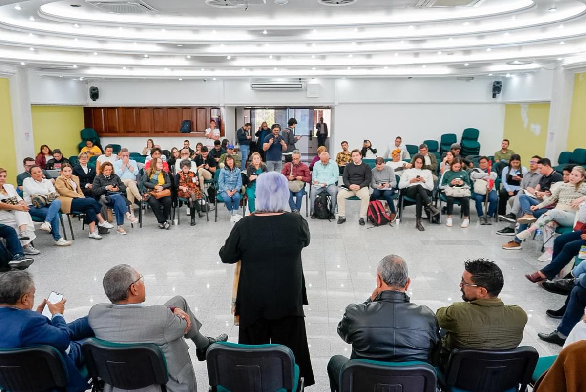 ¡En Colombia Humana nos organizamos en unidad por el segundo tiempo del cambio!

Vamos por el triunfo y la consolidación del proyecto del cambio con la bancada progresista más grande y con <a href="/IvanCepedaCast/">Iván Cepeda Castro</a> a la Presidencia.

VOTA 3 VECES PACTO.