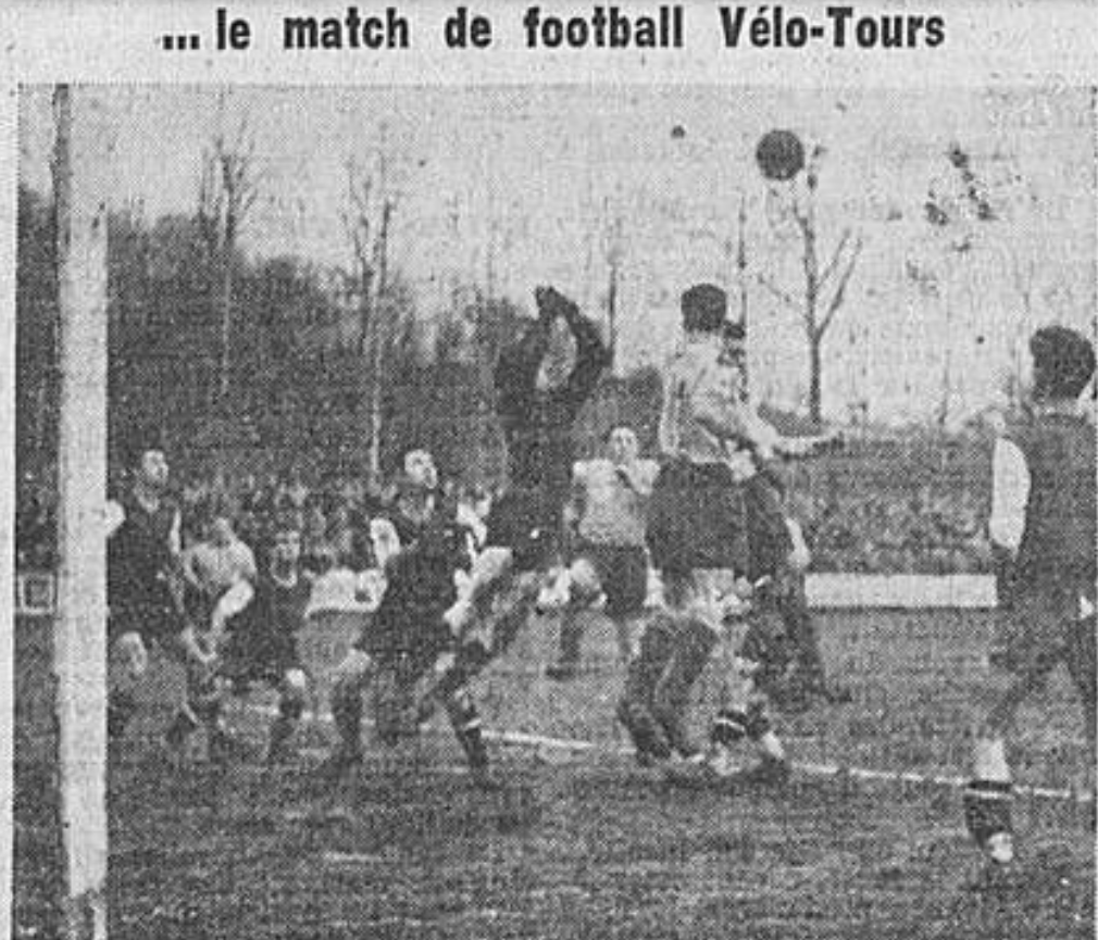 ArchivesFc's tweet photo. Le 20 janvier 1952, le FC Tours s'impose à Chartres lors de la 14e journée de Division d'Honneur et fait un grand pas pour la montée en CFA.
⚽️Stien
📸Crédits photos: La République du Centre, L'Echo Républicain https://t.co/XuiPZdycdx