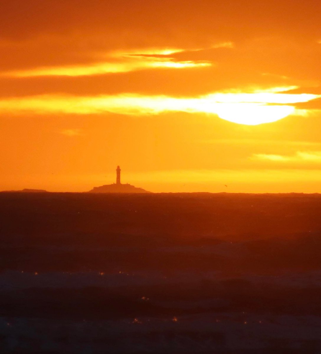 ThisIsIreland3's tweet image. Sunrise over Laytown, this morning 🔥 
Absolutely stunning 💚🌅

📍Laytown, Co. Meath, Éire 🇮🇪 

📸 Voyager Visions

#Sunrise #Ireland #Laytown #Meath