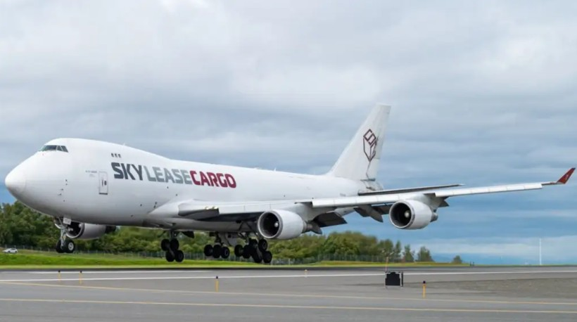 #ULTIMO El Aeropuerto Internacional de Maiquetía recibió un avión de carga con matrícula estadounidense por primera vez en casi 10 años.

La aeronave aterrizó en horas de la mañana de este martes, después de un vuelo de aproximadamente tres horas desde Miami.