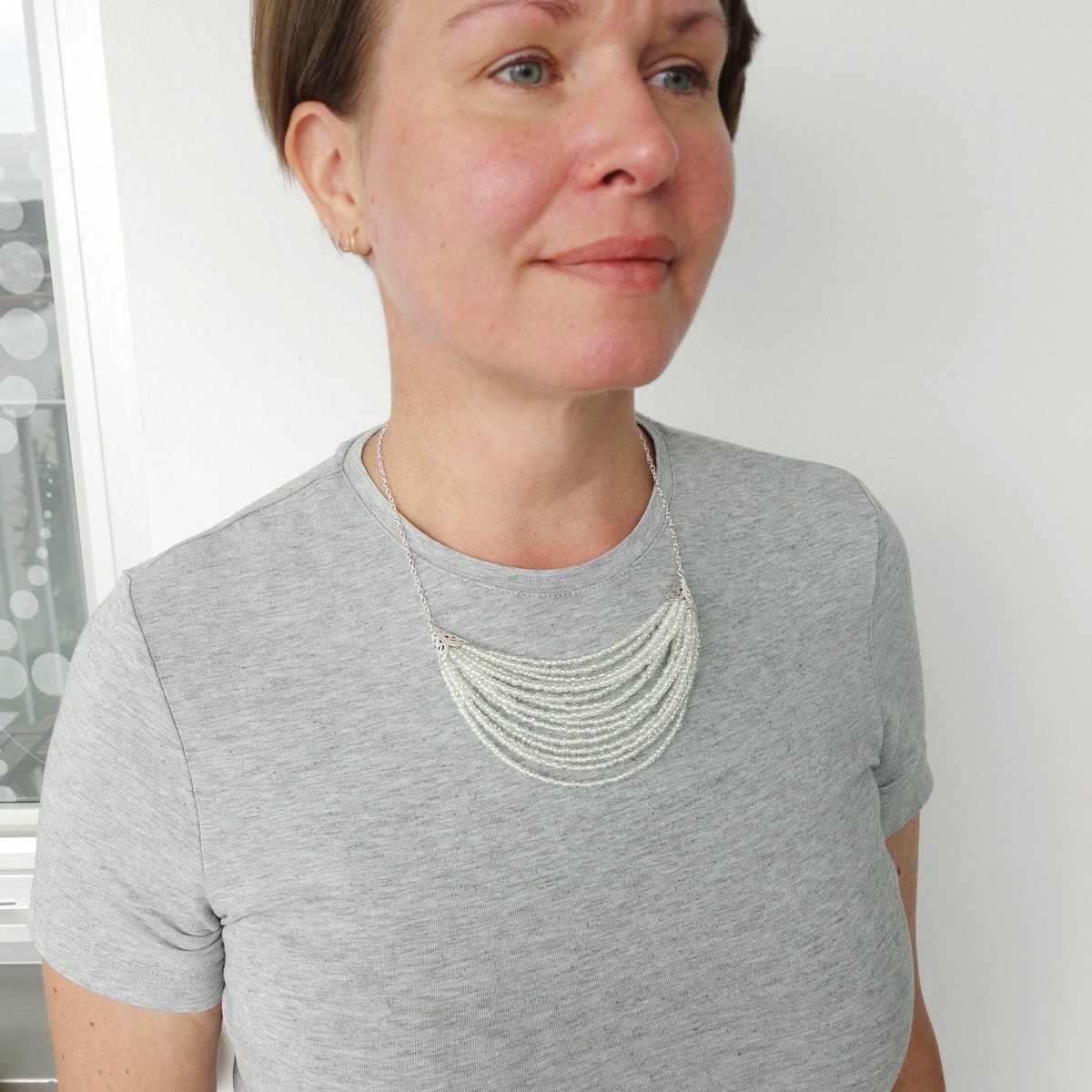 tlineSE's tweet photo. Minimalist Statement White Seed Beads Bib Necklace. #elegant #jewelry #etsy #giftforher #shopsmall #EtsySeller https://t.co/XOJ5ZCKZNm via @Etsy https://t.co/TwJgUPEkZX