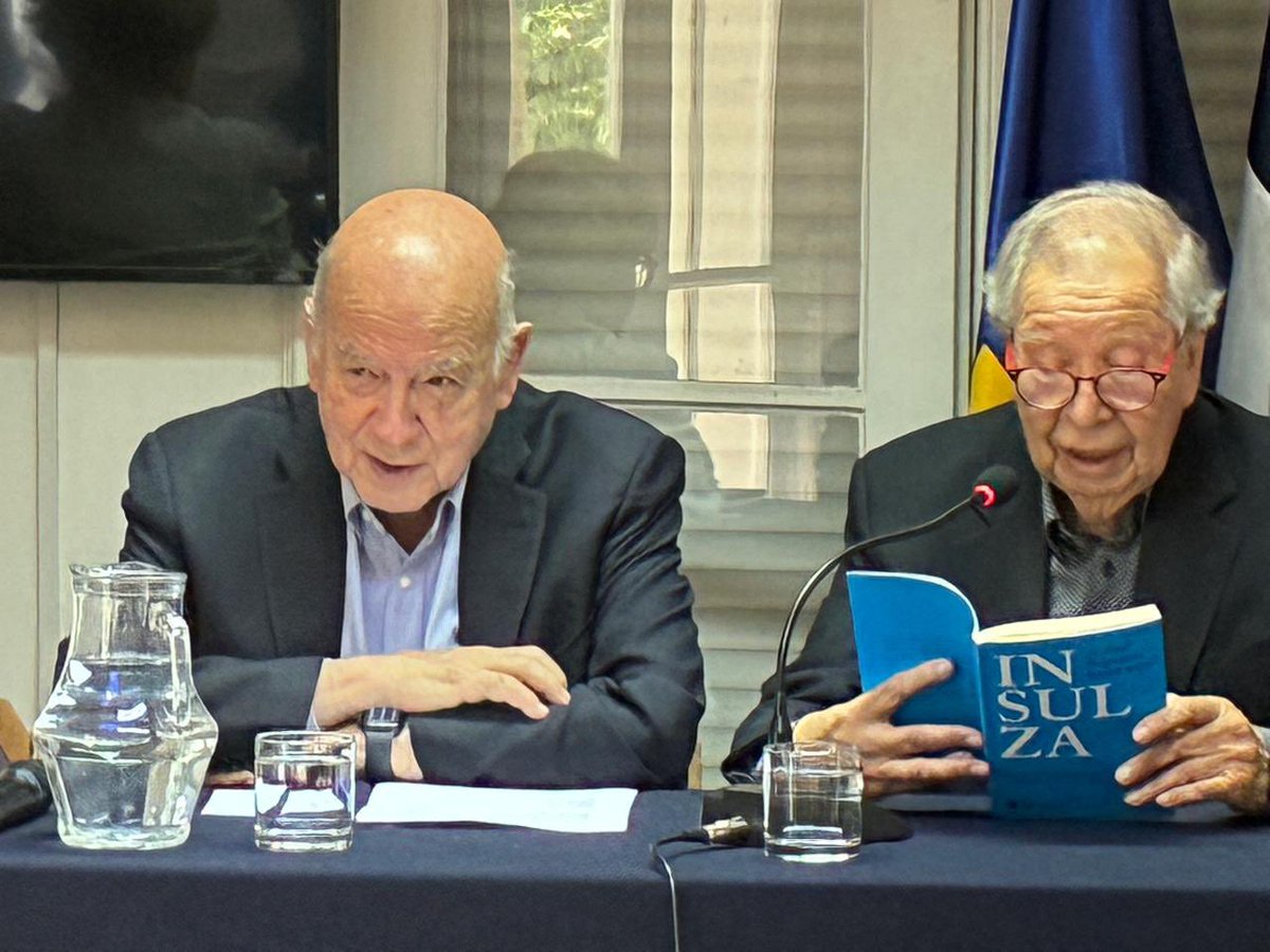 Insulza's tweet photo. ✅Exponiendo 🗣️en el seminario y foro de política exterior “A un año del regreso de Trump a la Casa Blanca”, en el Instituto de Estudios Internacionales de la Universidad de Chile. https://t.co/QoZUMVxvS1