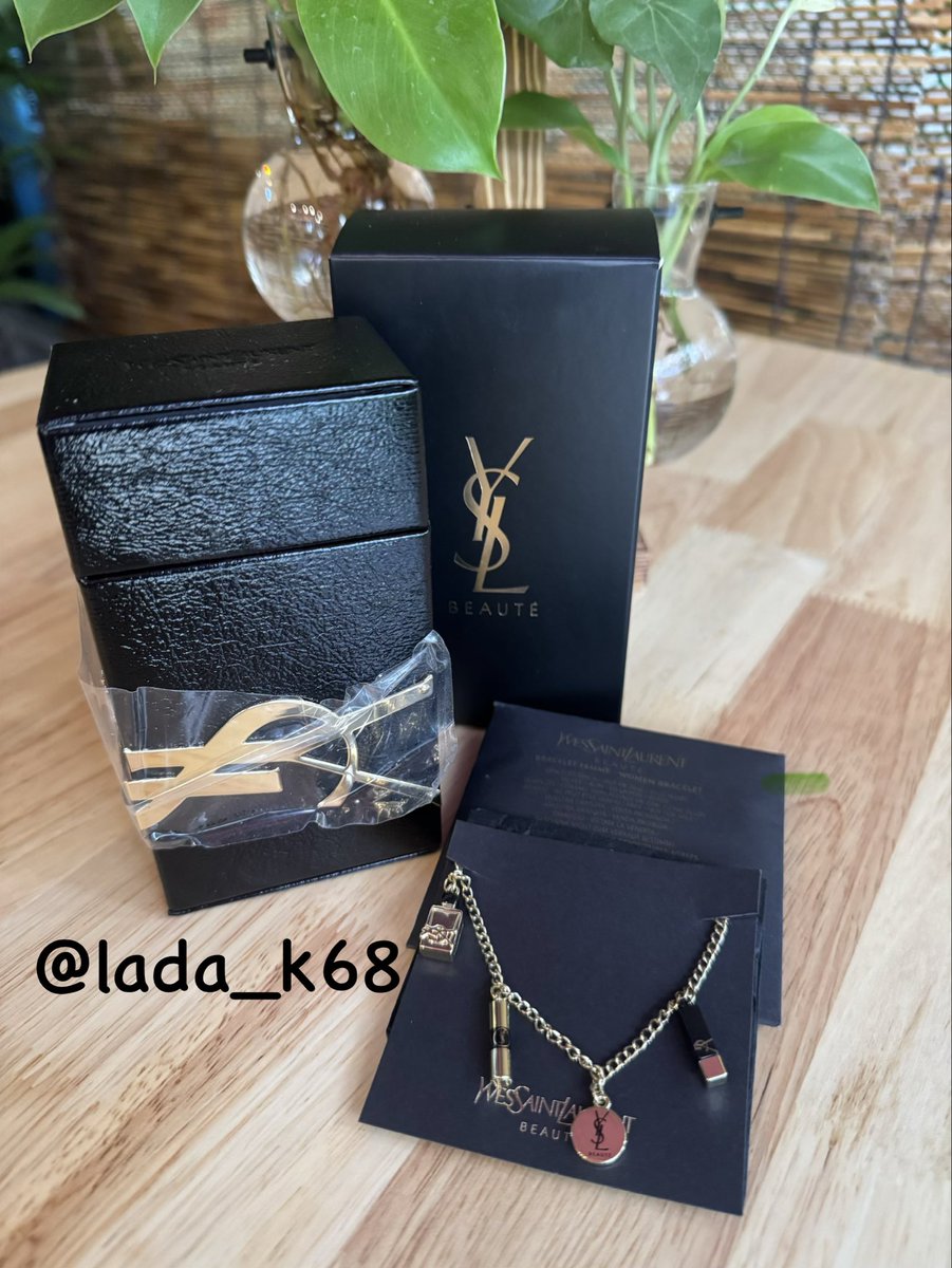 มาค่ะแจกกล่องใส่น้ำหอม+กำไรข้อมือysl  ของแท้ รี+เมนชั่น+กดใจ สุ่มวันที่31ม.ค 

LV WITH BAMBAM IN PARIS
#BamBamxLVMenFW26