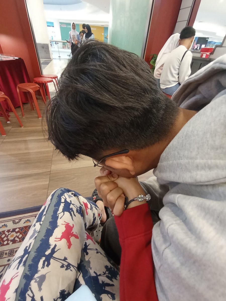 hyuckzone66's tweet photo. Went on a date today. Tanggal 20 adalah tanggal jadian kita! Jadi ini mensiv ke yang... 29 bulan? And we had to take a selfie with nomor meja 14 (tanggal ulang tahun kita) https://t.co/CzTm4qSWOA