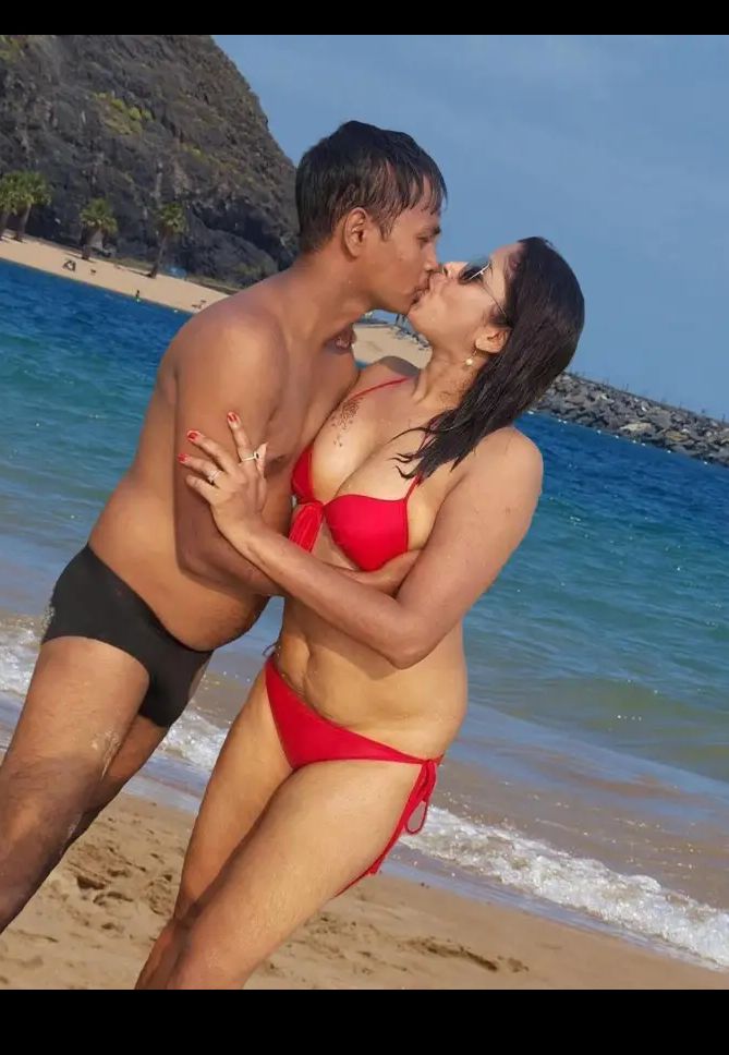 BB tu y yo así en la playa te gustaría. 🥹