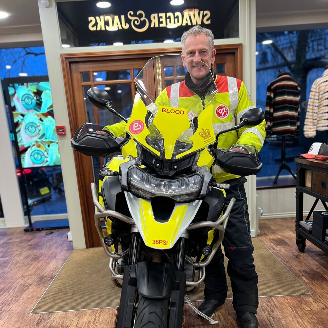 🩸🏍️ Pride of place in our front window today!

We’ve had the pleasure of welcoming one of the iconic blood bikes into the barbershop to help raise awareness of the incredible work carried out by Norfolk Blood Bikes.

👉 Find out more or donate here:
norfolkbloodbikes.org.uk
