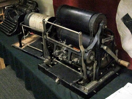 Examples of mimeograph machines used by the Belgian resistance to produce illegal newspapers and publications: