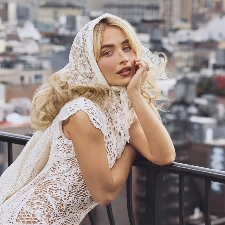 PopCrave's tweet image. Sabrina Carpenter is set to perform at this year’s #GRAMMYs.