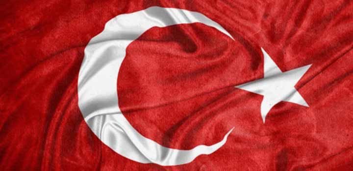 Mardin'in Nusaybin ilçesinde Türk Milletinin, Aziz Milletimizin namusu, onuru, egemenliğinin ve bağımsızlığının nişanesi Bayrağımıza yönelik saldırıyı, uyarılarımıza rağmen bu saldırıya cesaret veren her söylemi ve elbette saldırgan hainleri lanetliyoruz.

Ay yıldızlı al bayrağı