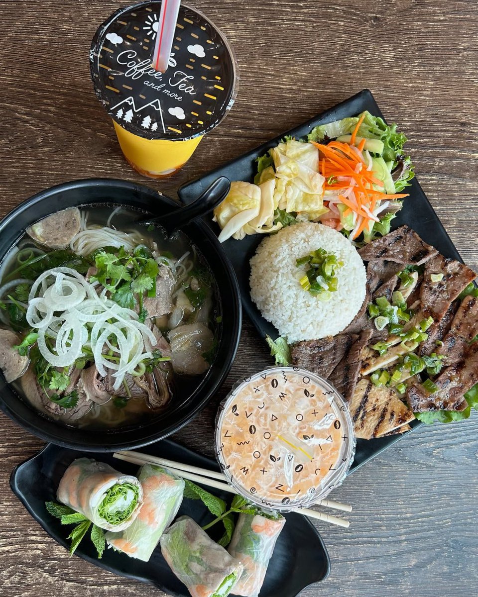 Head to The Annex Food Hall for all the eatery options you and your friend could want. One spot, endless choices, perfect for catching up and grabbing a bite together.