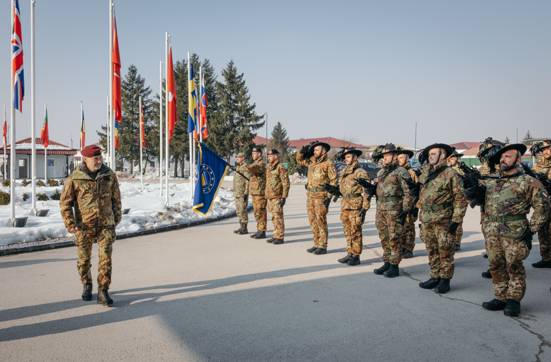 euforbih's tweet photo. Today at Camp Butmir, COM EUFOR Major General Florin Marian Barbu welcomed Lieutenant General Giovanni Maria Iannucci, Commander of the Italian Joint Operations Command.
ℹ️https://t.co/6s6CPKypj0 
#StrongerTogether #EUFORBiH #TogetherForBiH #EUFOR #BiH #EUFORYOU https://t.co/jAMusCySxj