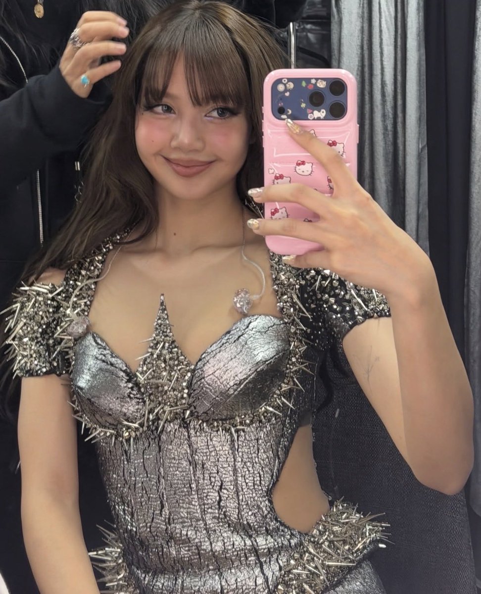 lalisahourIy's tweet image. her selfies&amp;gt;&amp;gt;&amp;gt;&amp;gt;