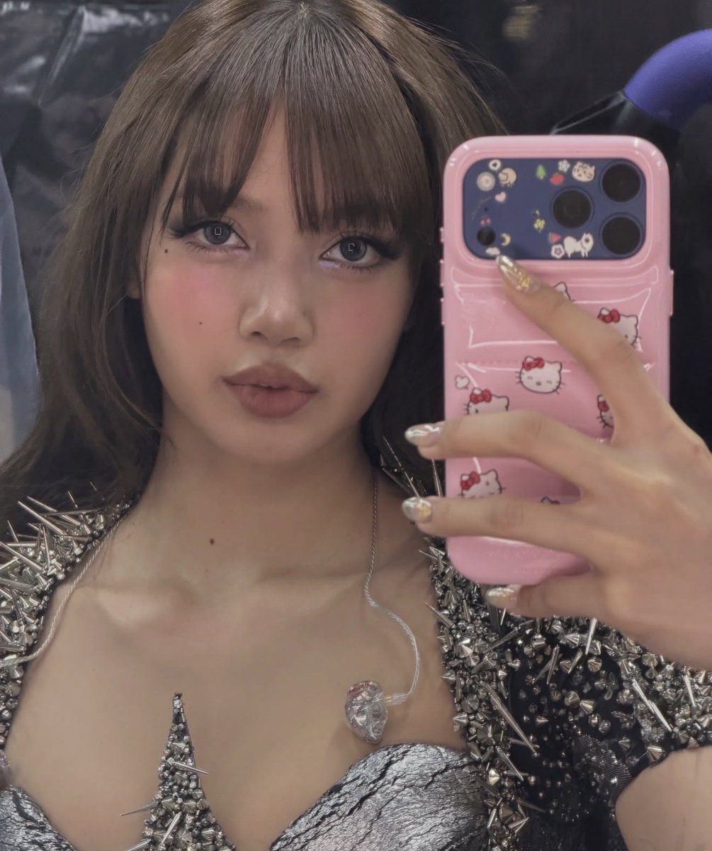 lalisahourIy's tweet image. her selfies&amp;gt;&amp;gt;&amp;gt;&amp;gt;