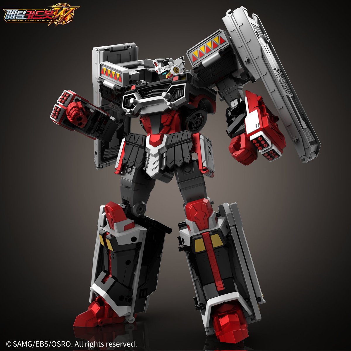 新作メタルカードボット カード武装(キリン、ゾウ、シマウマ)が3つある