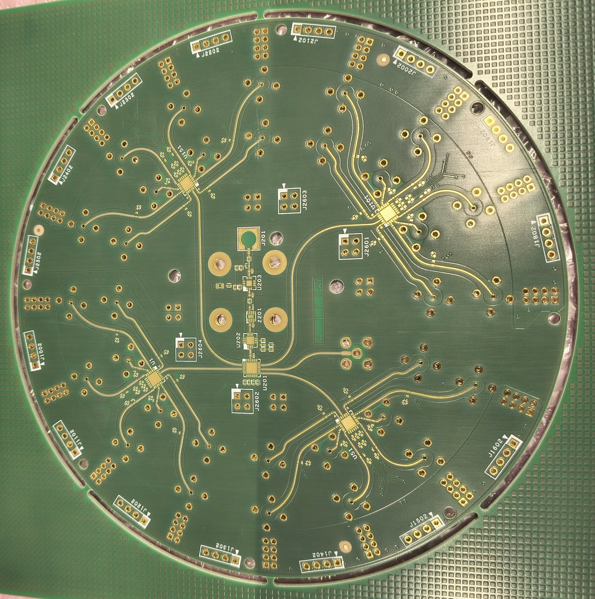 Aaronia_AG's tweet photo. IsoLOG 3D DF High Power RF Direction Finding PCB 😎
The new version can handle up to 1W of input power without taking damage &amp; offers outstanding image rejection &amp; LNA saturation handling.
#aaronia #rf #dronedetection #directionfinding #CUAS #CUAV https://t.co/COFac00sFh