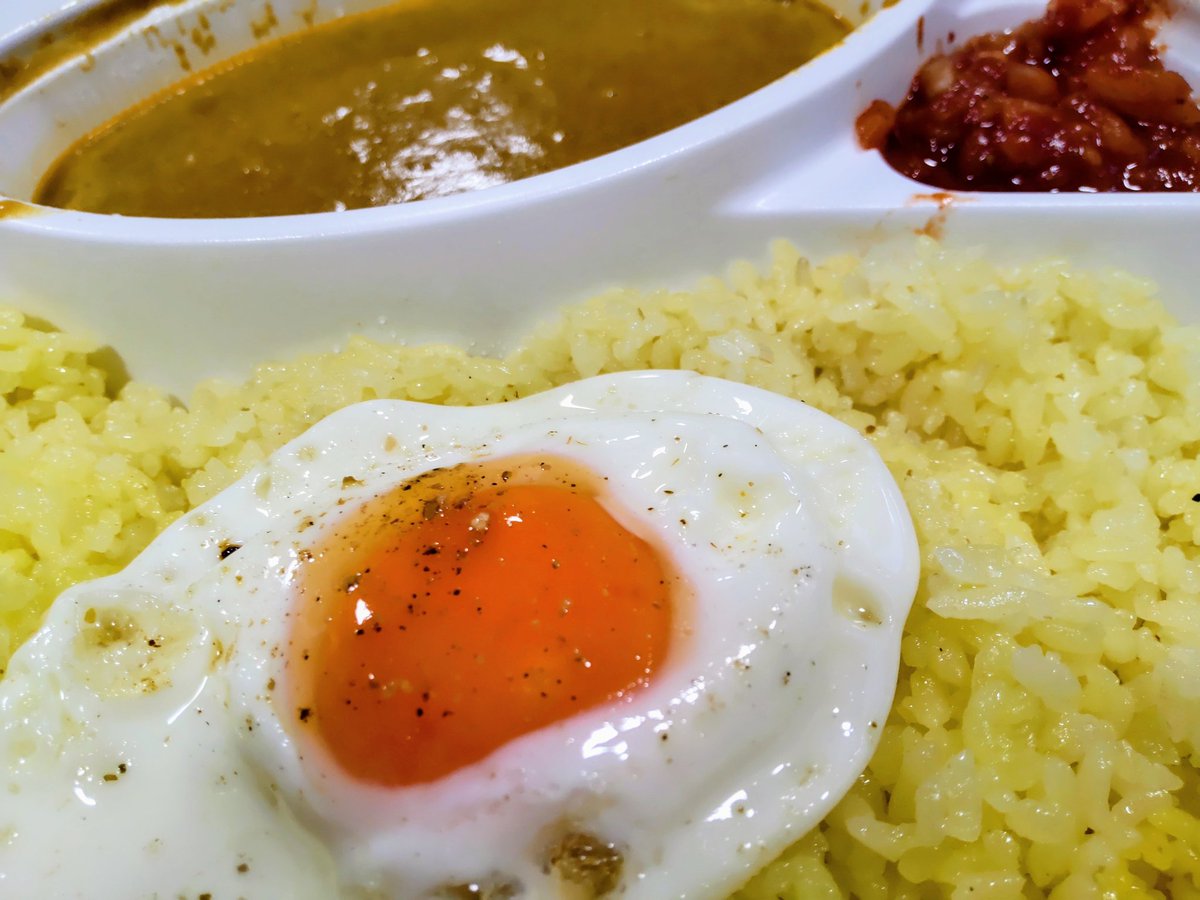 あさりバターカレー♪
はじめて食べたけど、マイルドで優しい味でした！
美味しかった〜。

劇場入り中に1回はカレーを頼みがちw