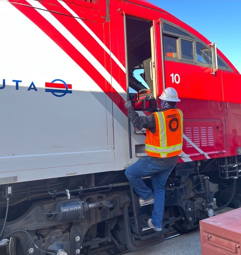 TheHylanGroup's tweet photo. Our crews in Utah are delivering critical network upgrades to bring on-board Wi-Fi to the transit system, enhancing the passenger experience with reliable, future-ready connectivity! 

We don’t just build infrastructure; we build the backbone of connection. https://t.co/sv2NuhgHAj