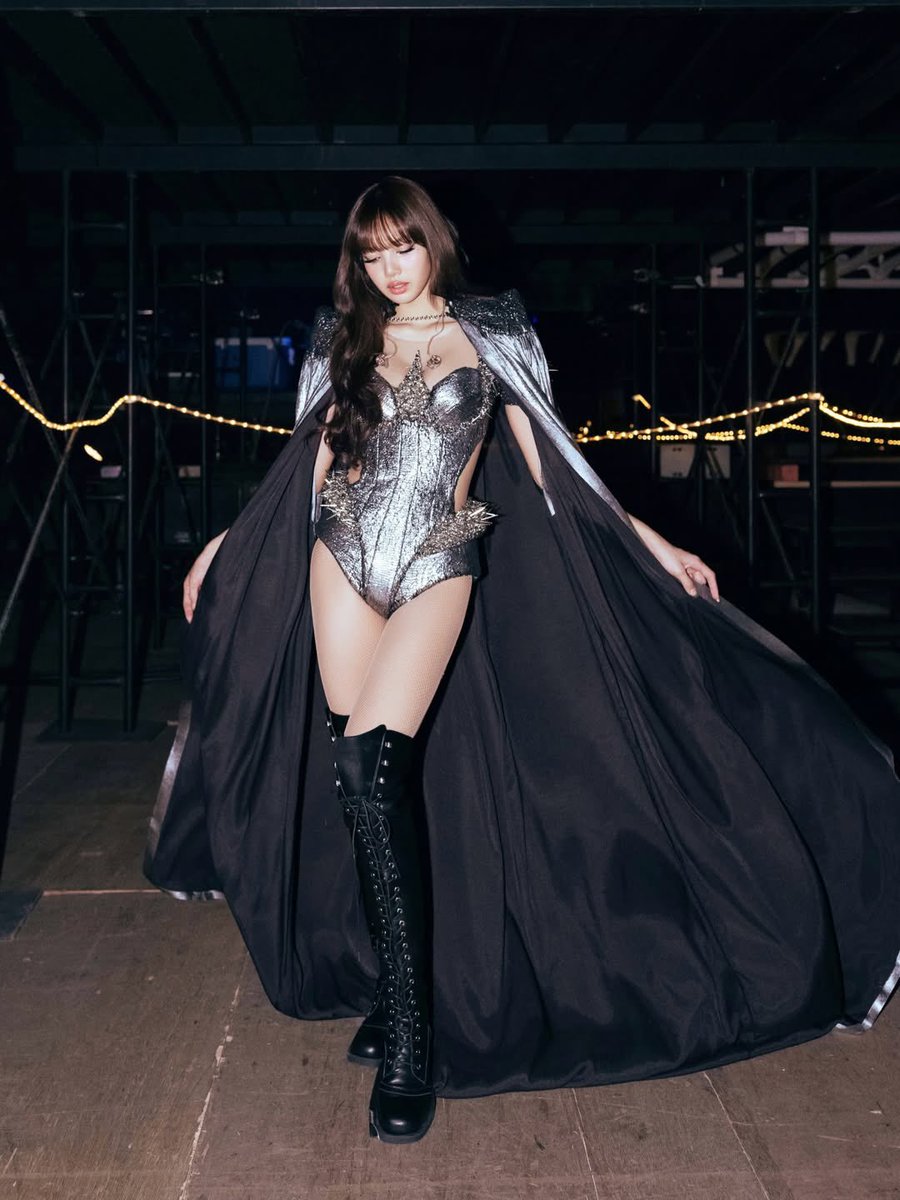 LISANATIONS tweet media