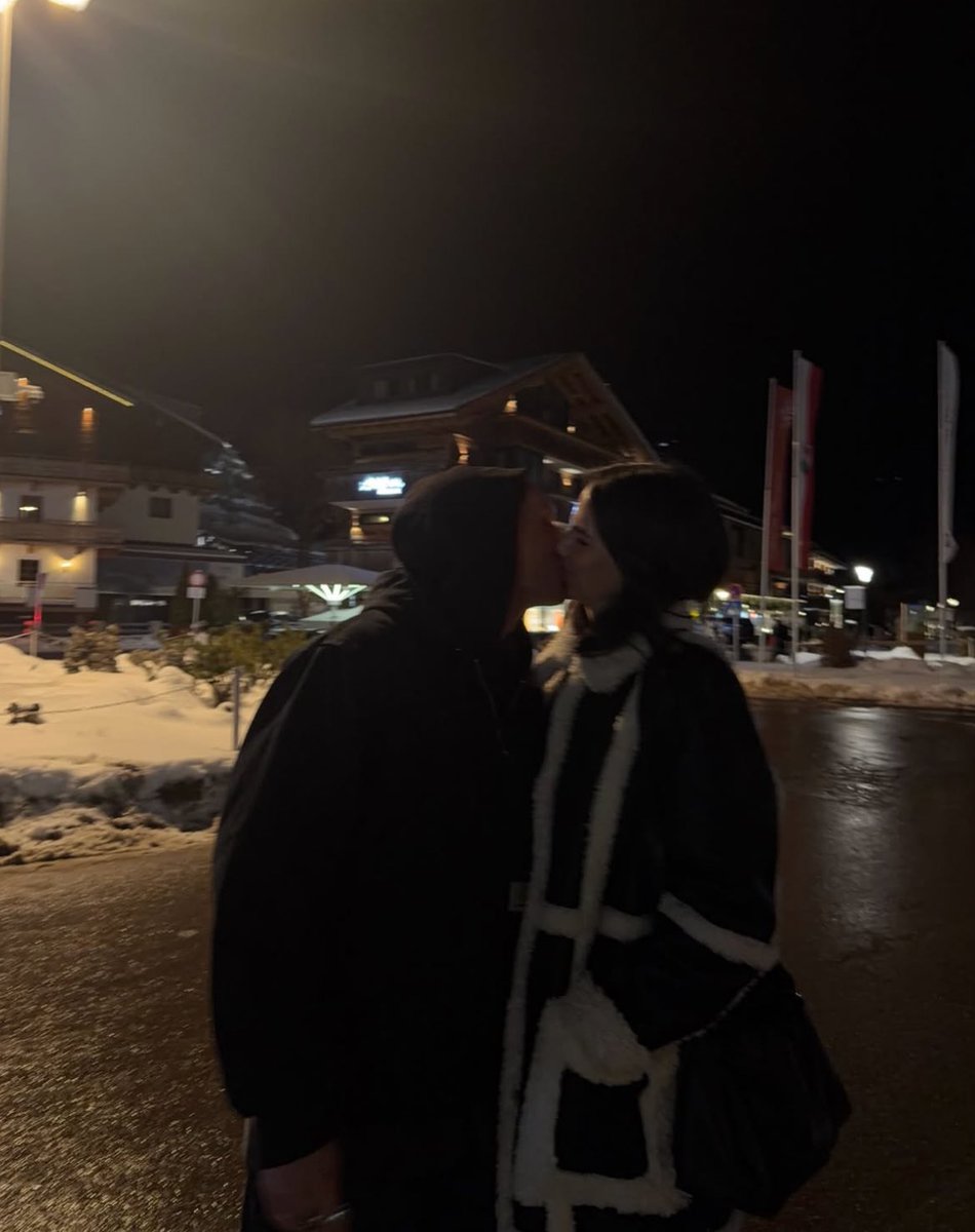 rosaline tweet media